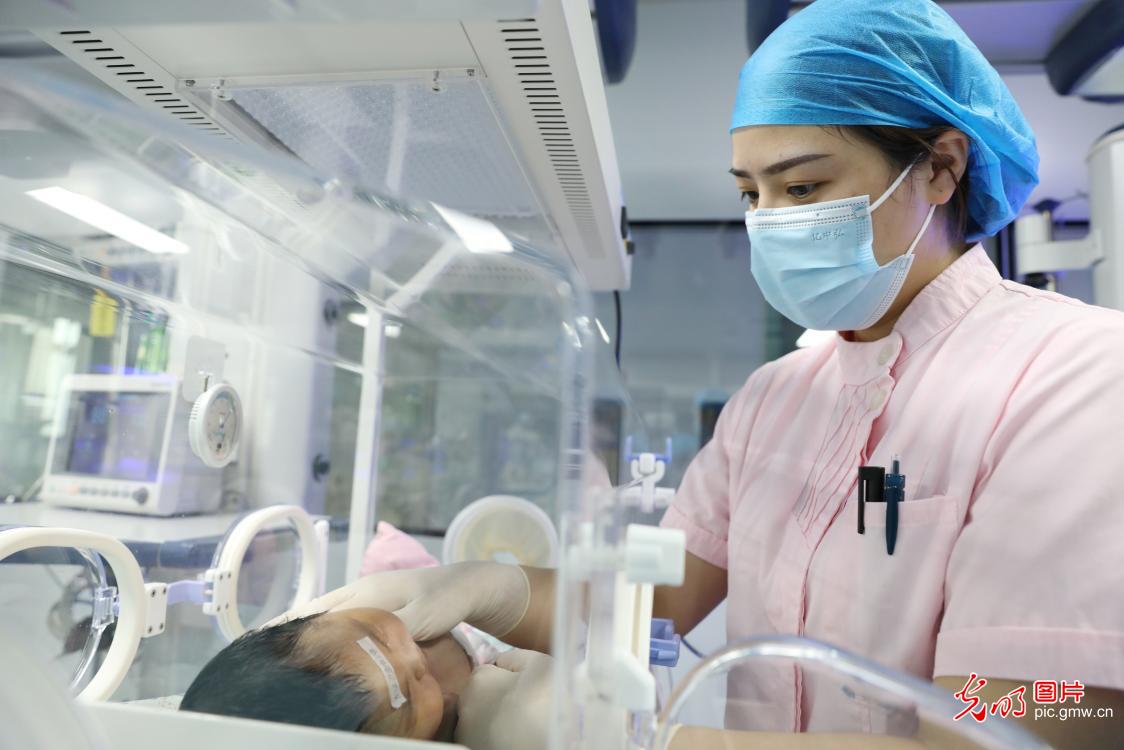 国庆不打烊，一线劳动者用坚守诠释责任与担当