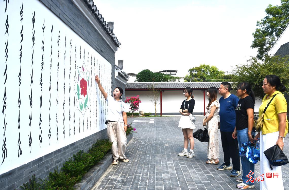 “打卡”博物馆 假期新风尚