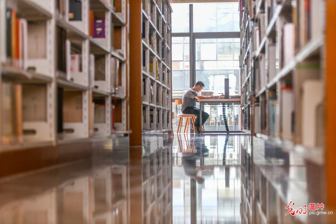 书香伴佳节 静读润心田 书香伴佳节 静读润心田