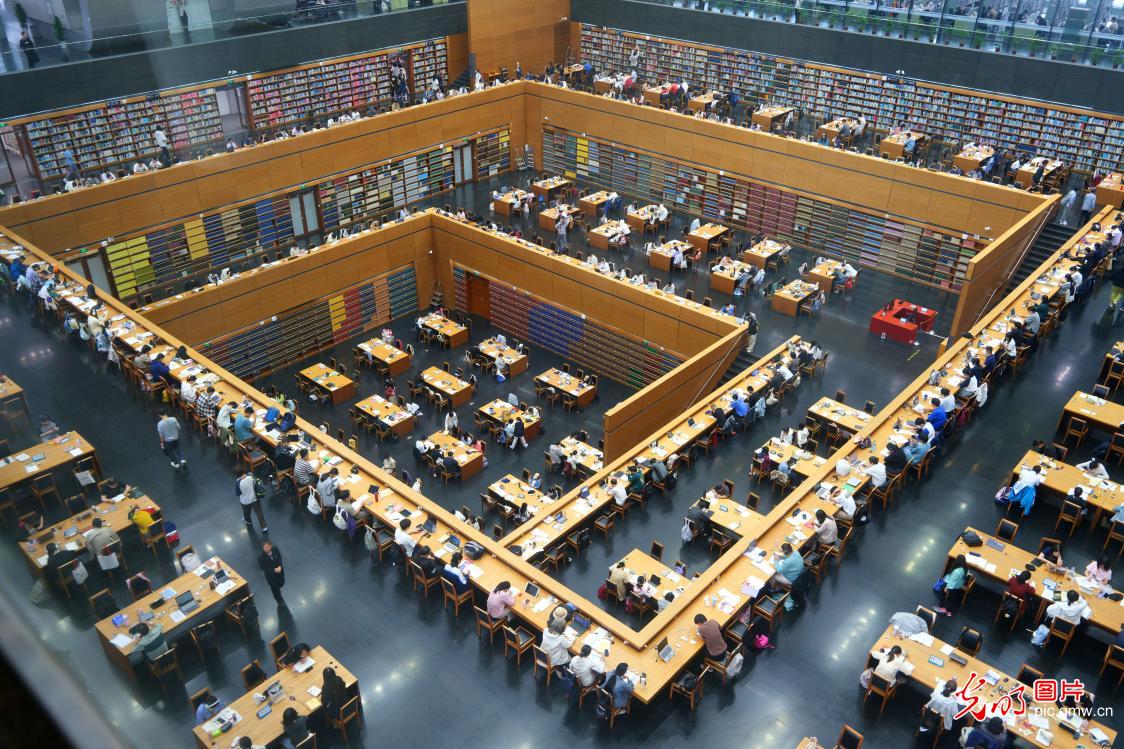 书香伴佳节 静读润心田 书香伴佳节 静读润心田