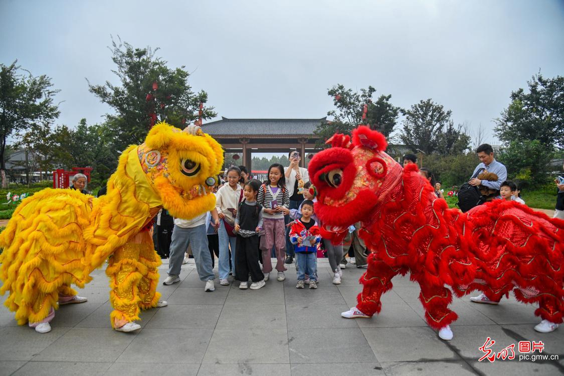 “花式”迎中秋 各地民俗盛景绘就团圆画卷