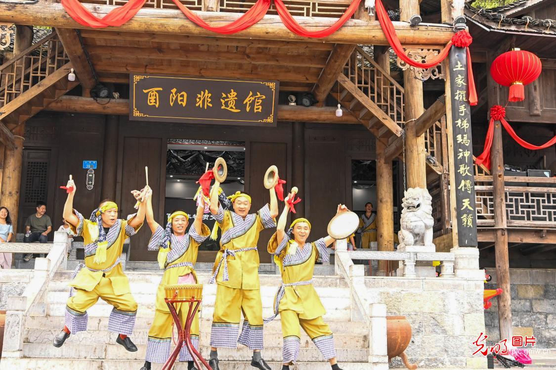 “花式”迎中秋 各地民俗盛景绘就团圆画卷