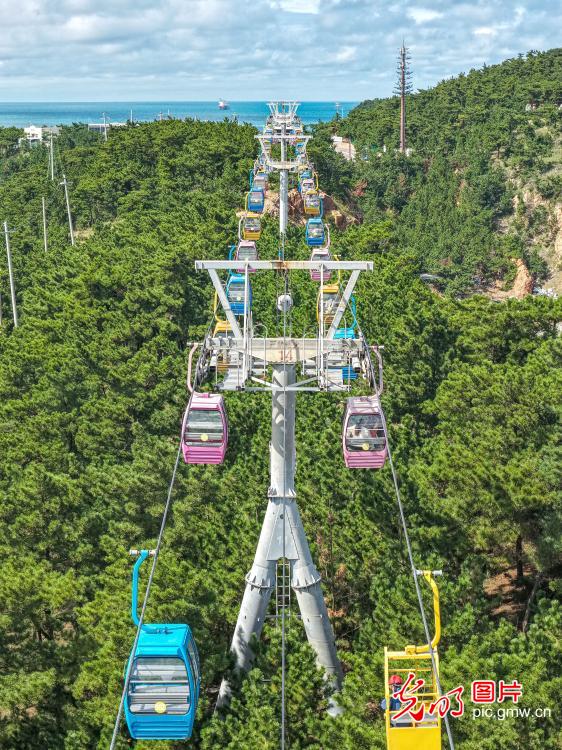 乘跨海索道 赏山海美景