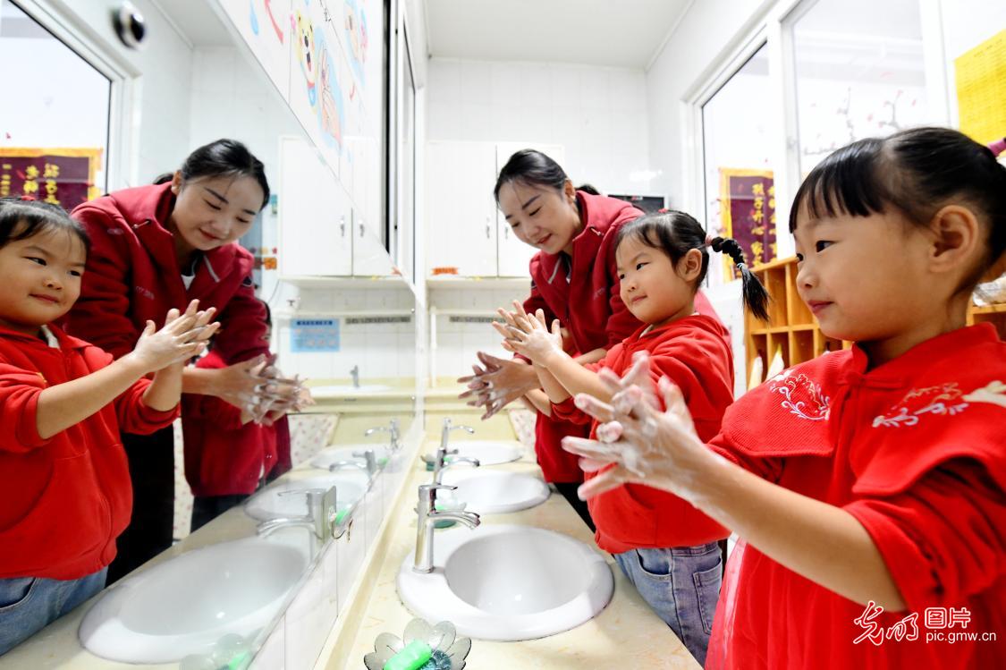 正确洗手 “手”筑健康 正确洗手 “手”筑健康
