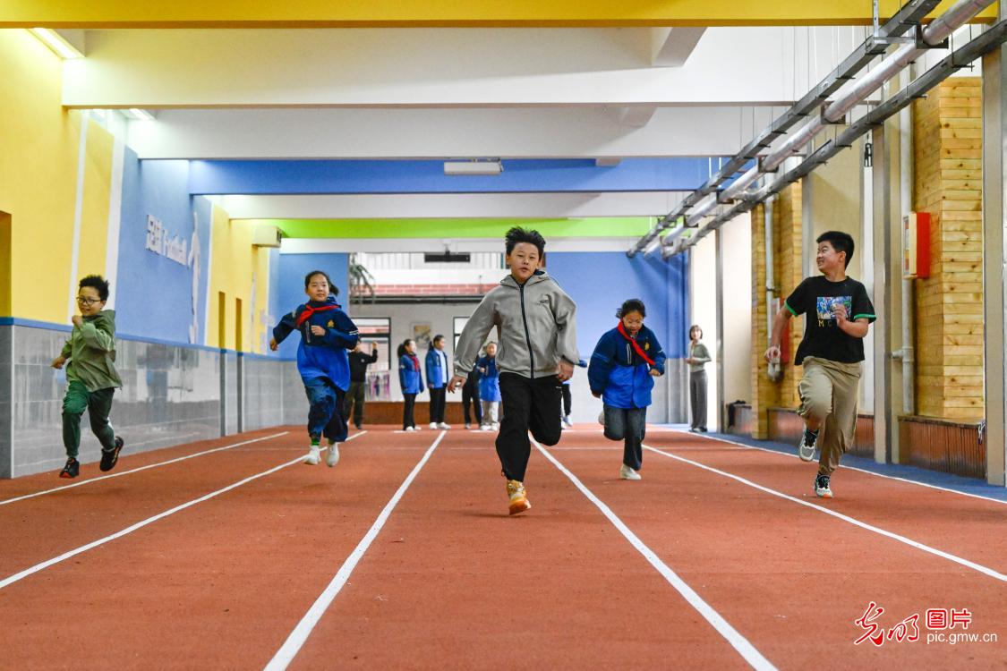 走廊变身“活力运动场”