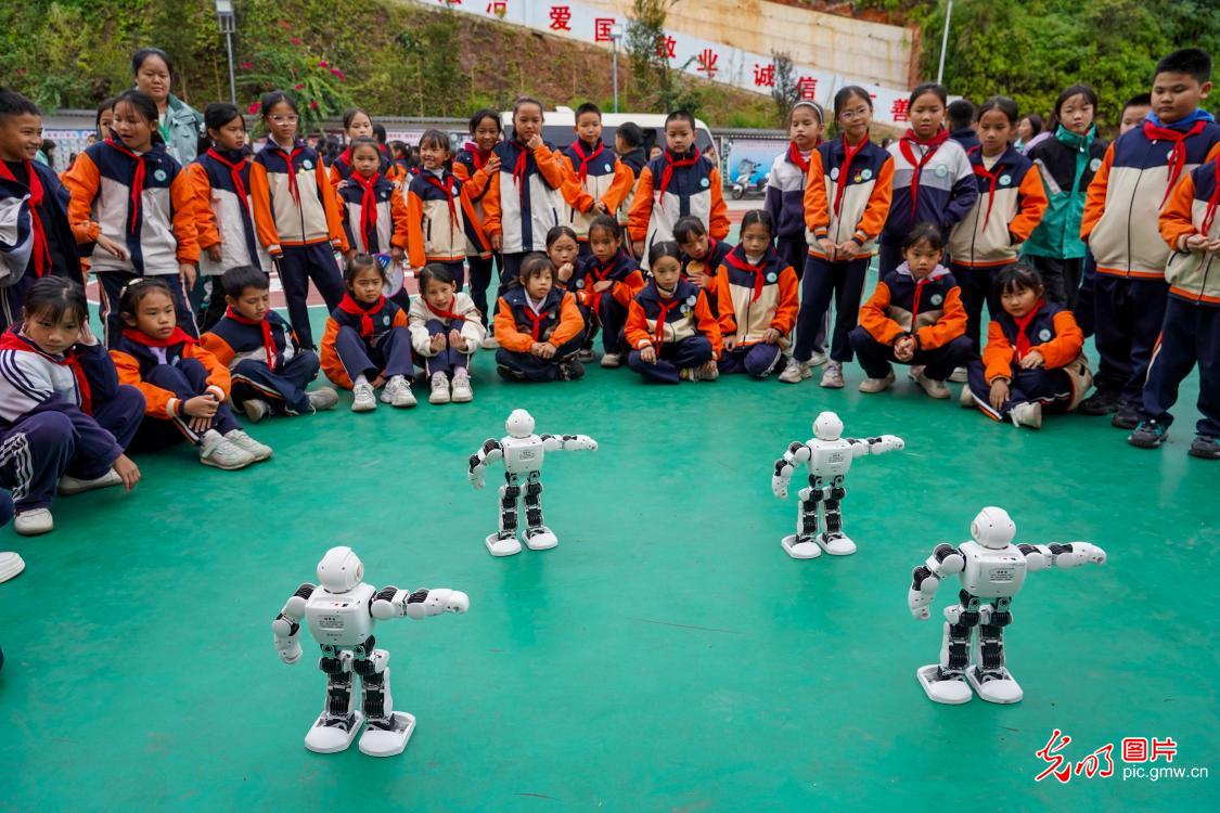 “科普大篷车”进校园