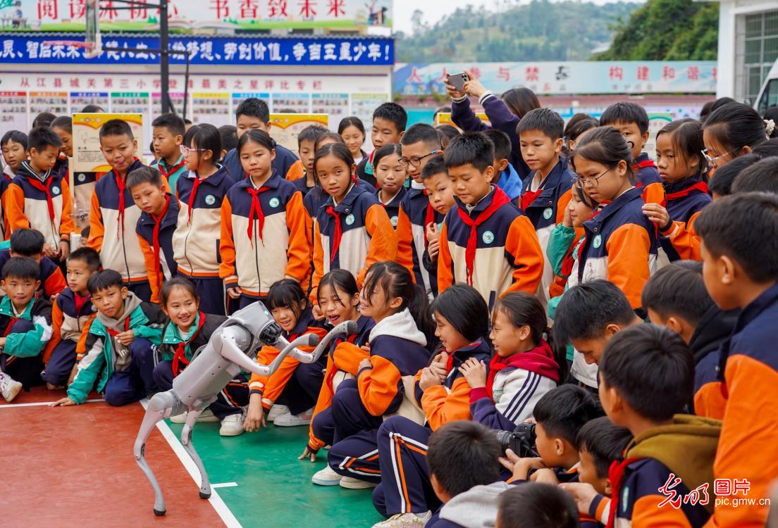 “科普大篷车”进校园