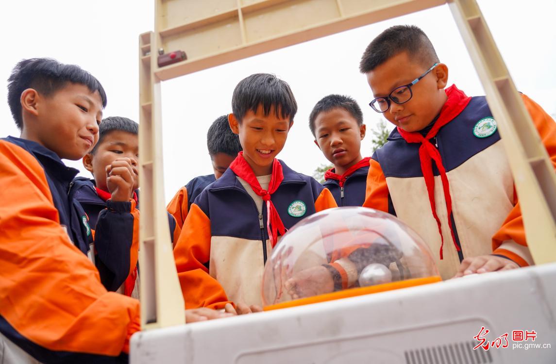 “科普大篷车”进校园