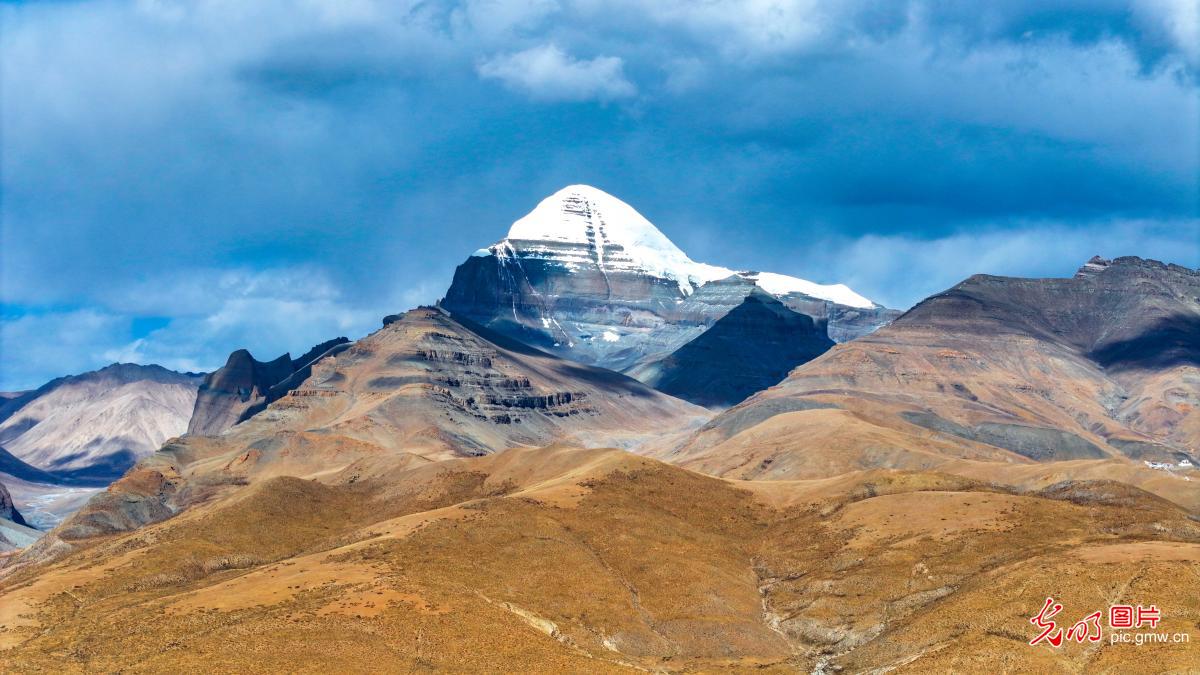 秋日冈仁波齐峰