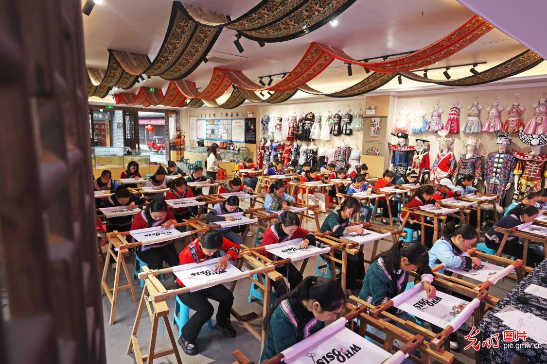 苗绣技能大赛传承技能