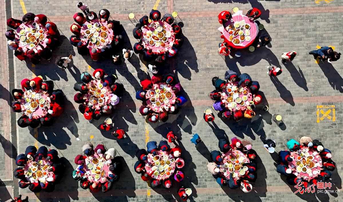 九九话重阳 温情传美德