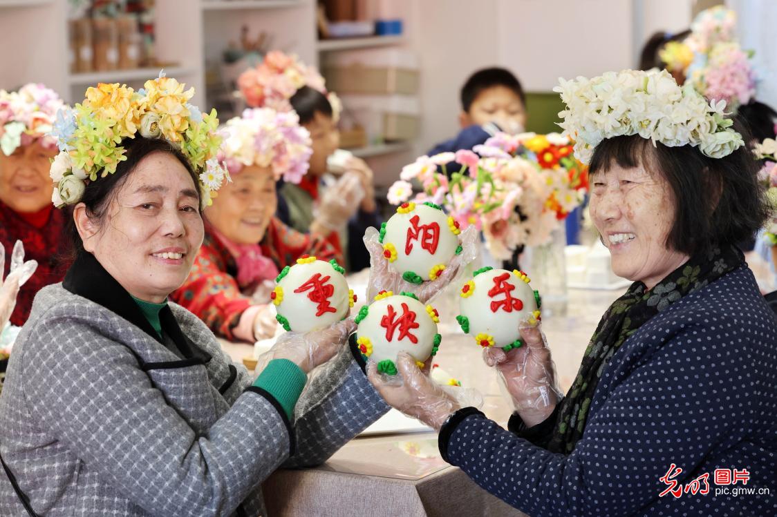 AI绘重阳 寻传统节日的变与不变 AI绘重阳 寻传统节日的变与不变