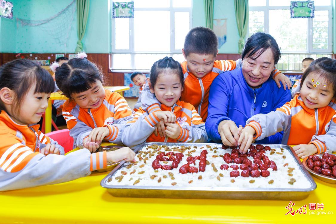AI绘重阳 寻传统节日的变与不变 AI绘重阳 寻传统节日的变与不变