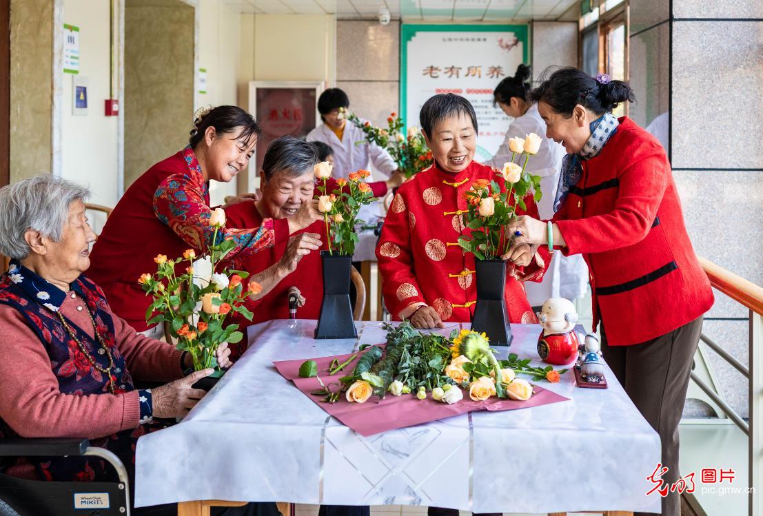 AI绘重阳 寻传统节日的变与不变 AI绘重阳 寻传统节日的变与不变