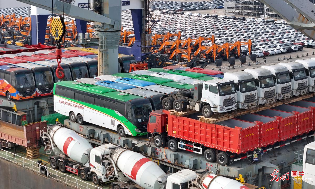 赶制海外订单 备战秋冬市场