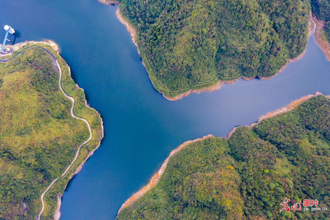 黄石洞水库美如画