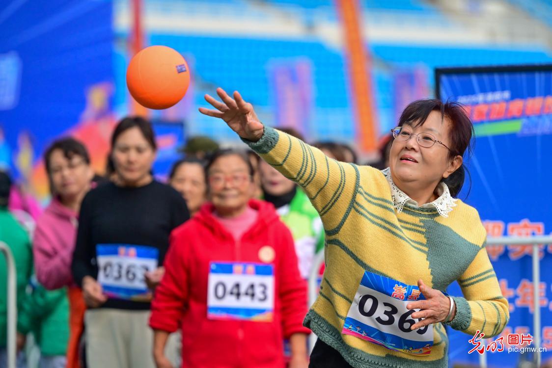 千名市民“迎考”国家体育标准