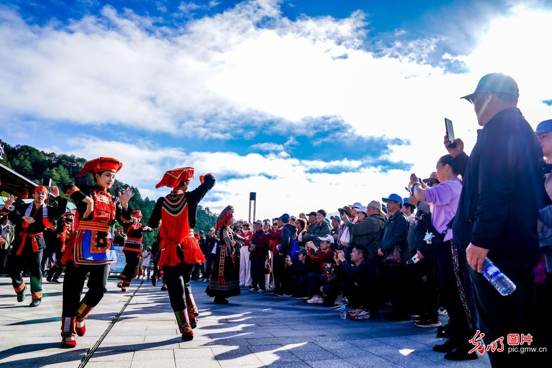 大瑶山秋景引客来