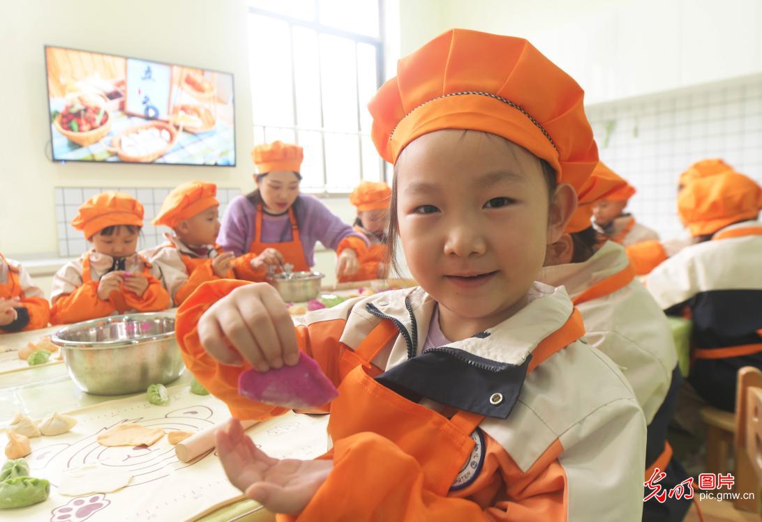 立冬日，校园非遗课“活”起来