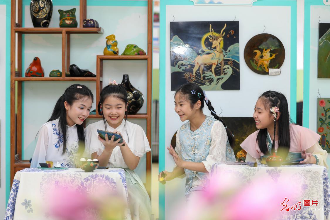 立冬日，校园非遗课“活”起来