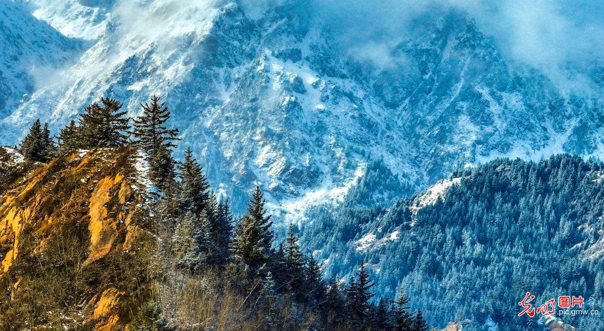 雪后祁连山银装素裹景色美 雪后祁连山银装素裹景色美