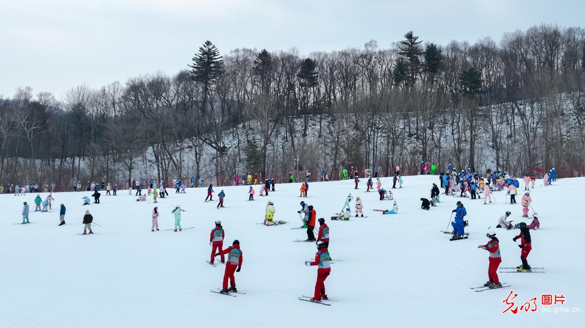 【冰雪暖民生】冰雪初登场 冬日欢乐已上线 【冰雪暖民生】冰雪初登场 冬日欢乐已上线