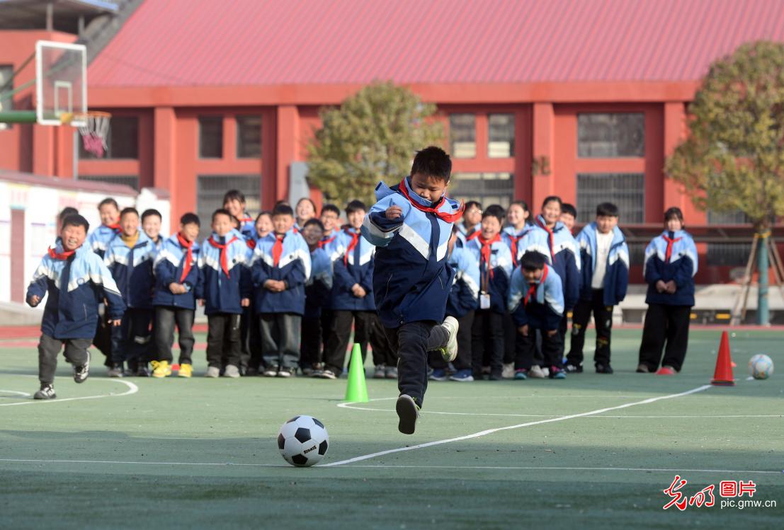 世界足球日 校园足球热
