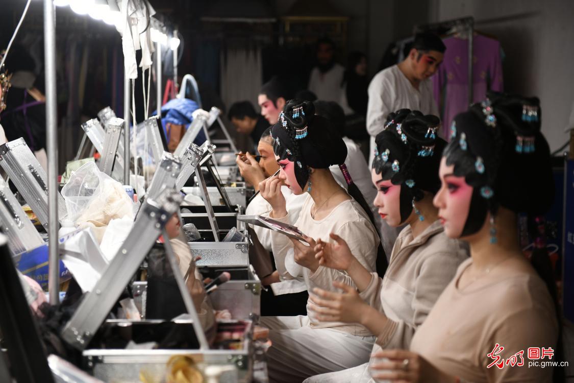 啖早茶、睇大戏、赏醒狮:沉浸岭南烟火人间 啖早茶、睇大戏、赏醒狮:沉浸岭南烟火人间