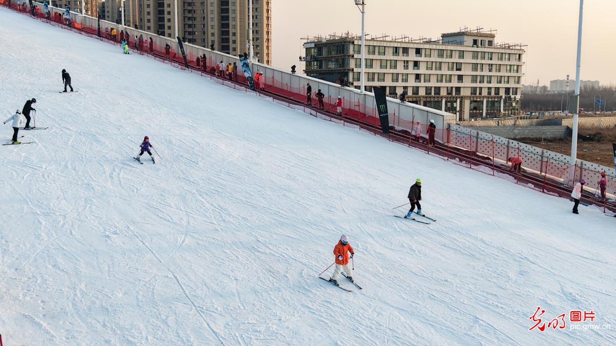 【冰天雪地的“热答卷”】驰骋冰雪间 涌动新经济