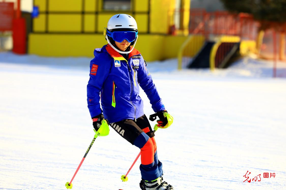 【冰天雪地的“热答卷”】驰骋冰雪间 涌动新经济