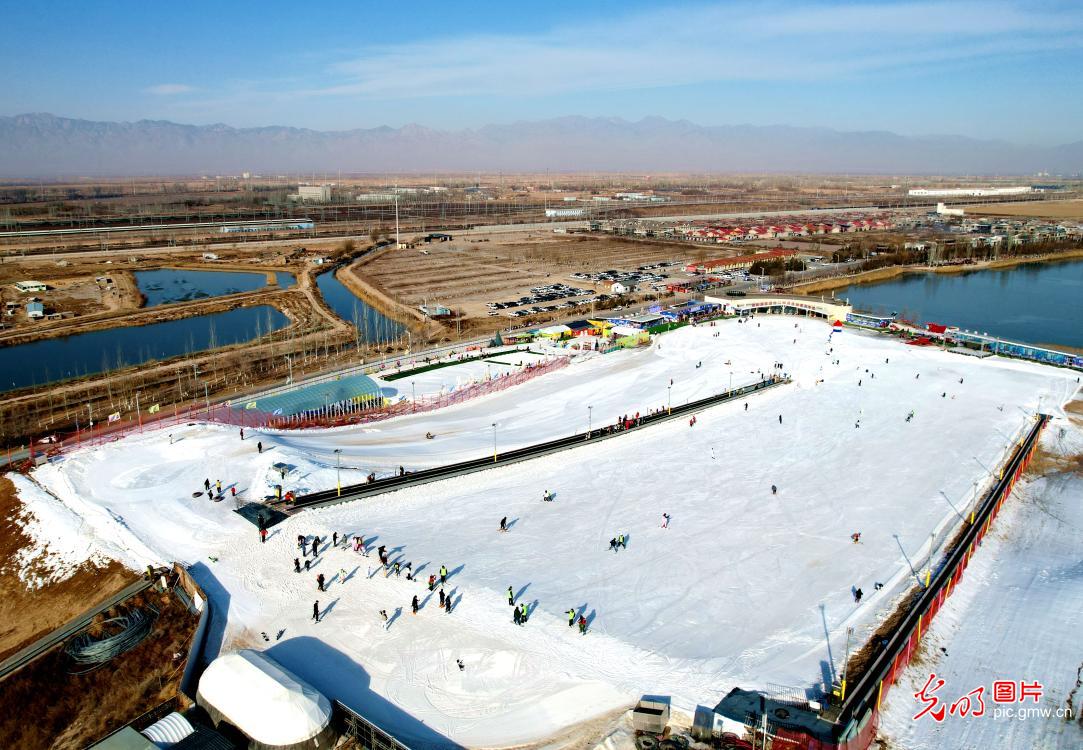 【冰天雪地的“热答卷”】驰骋冰雪间 涌动新经济