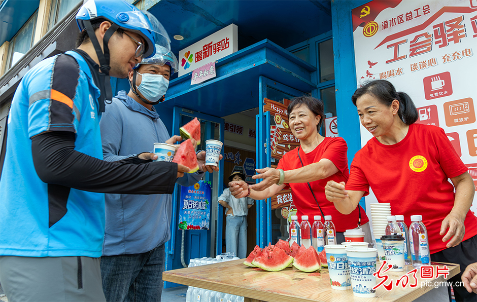 AI动画|五件暖心事 定格温情时 AI动画|五件暖心事 定格温情时