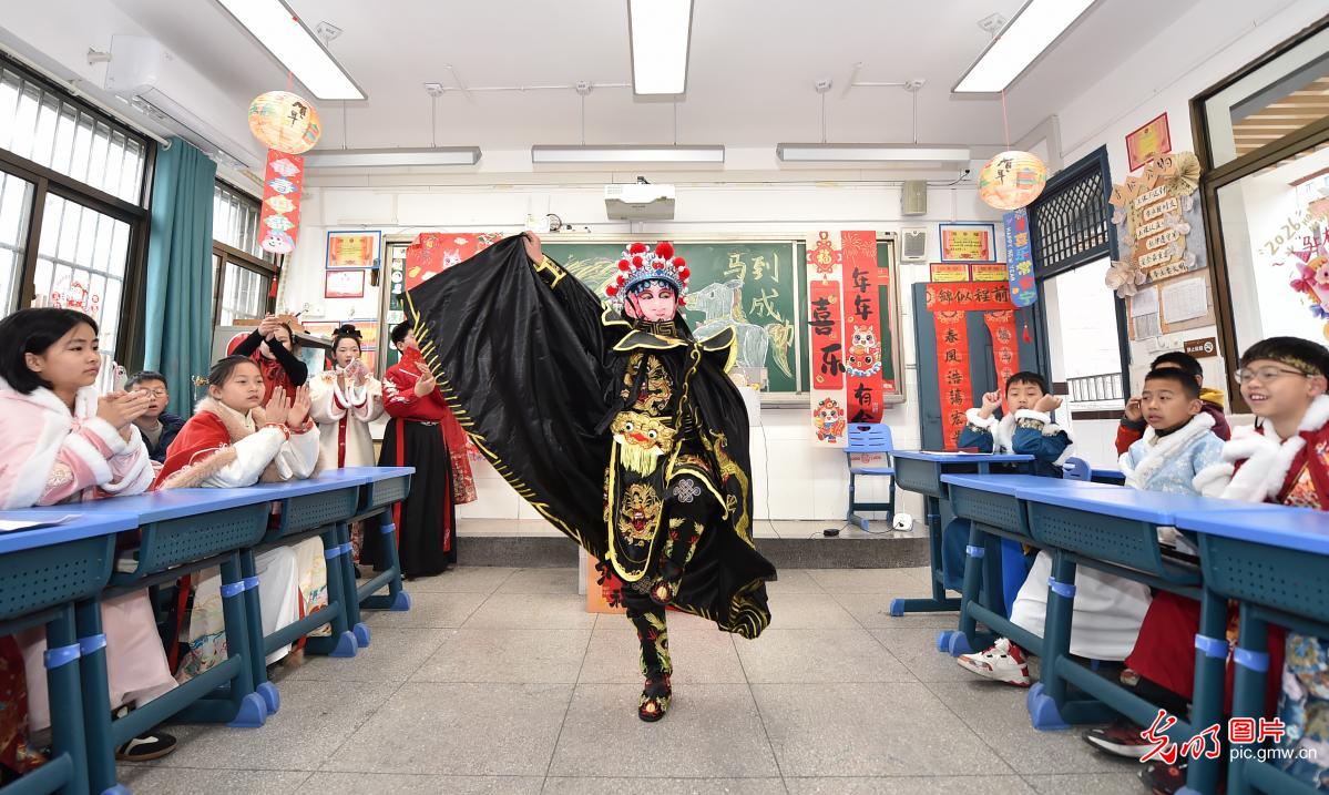欢声笑语迎新年 氛围感直接拉满 欢声笑语迎新年 氛围感直接拉满