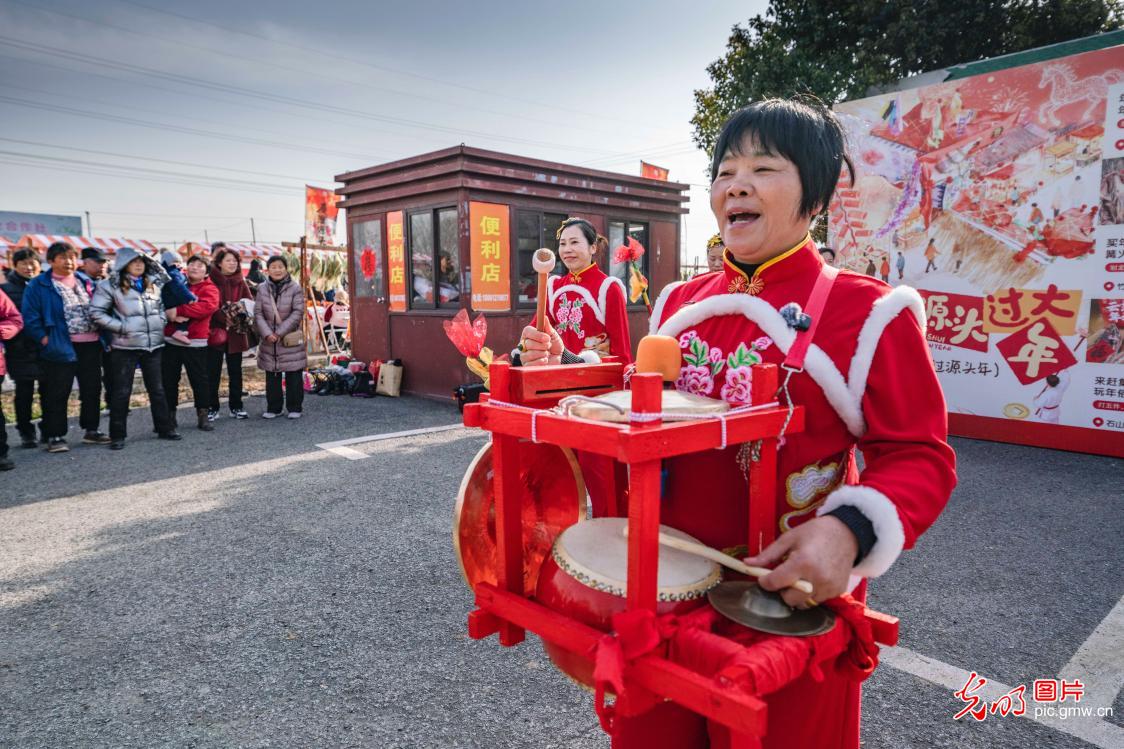 合作社里庆丰年