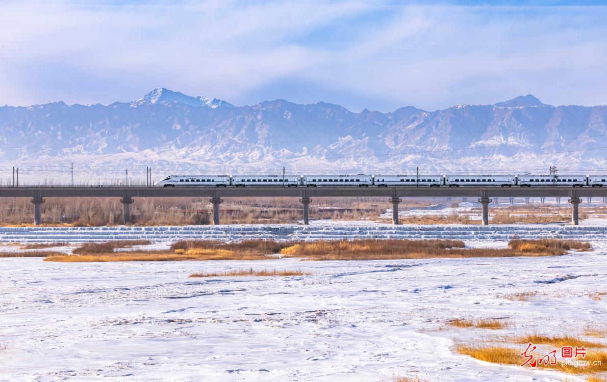 春运赴团圆 一路皆温暖