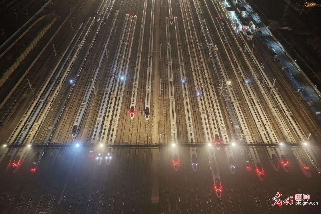 春运赴团圆 一路皆温暖