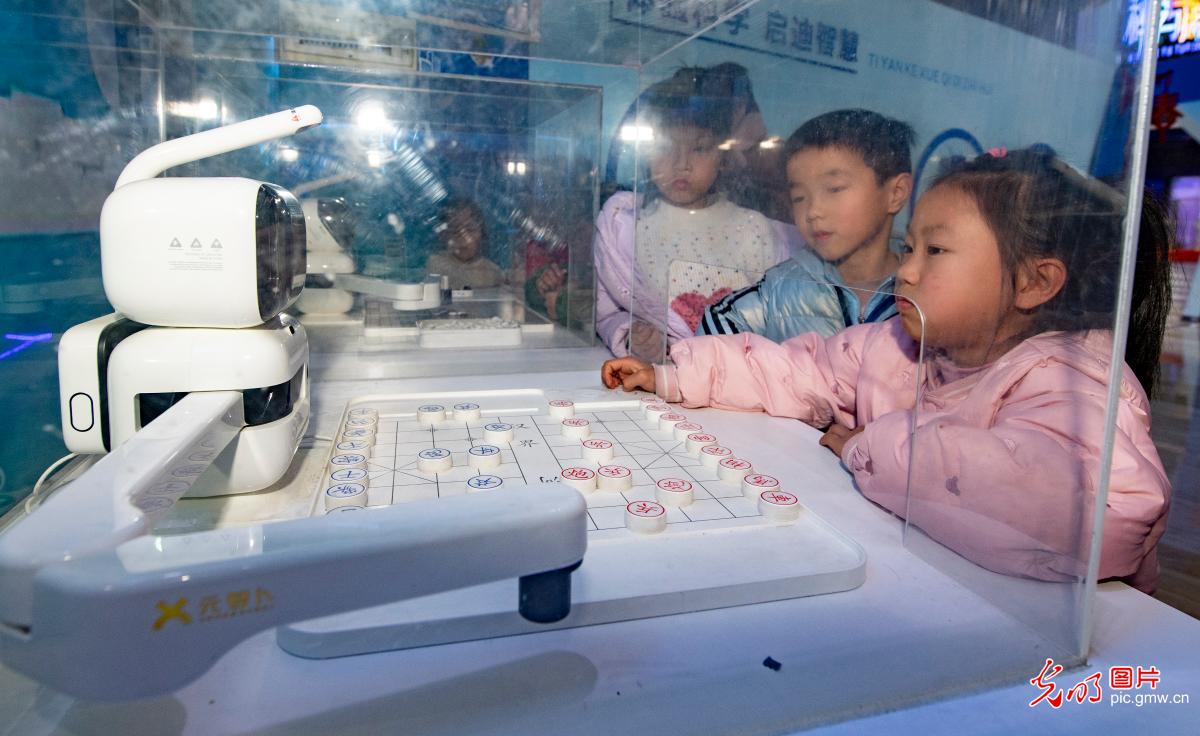 寒假科普正当时 少年逐梦向科技