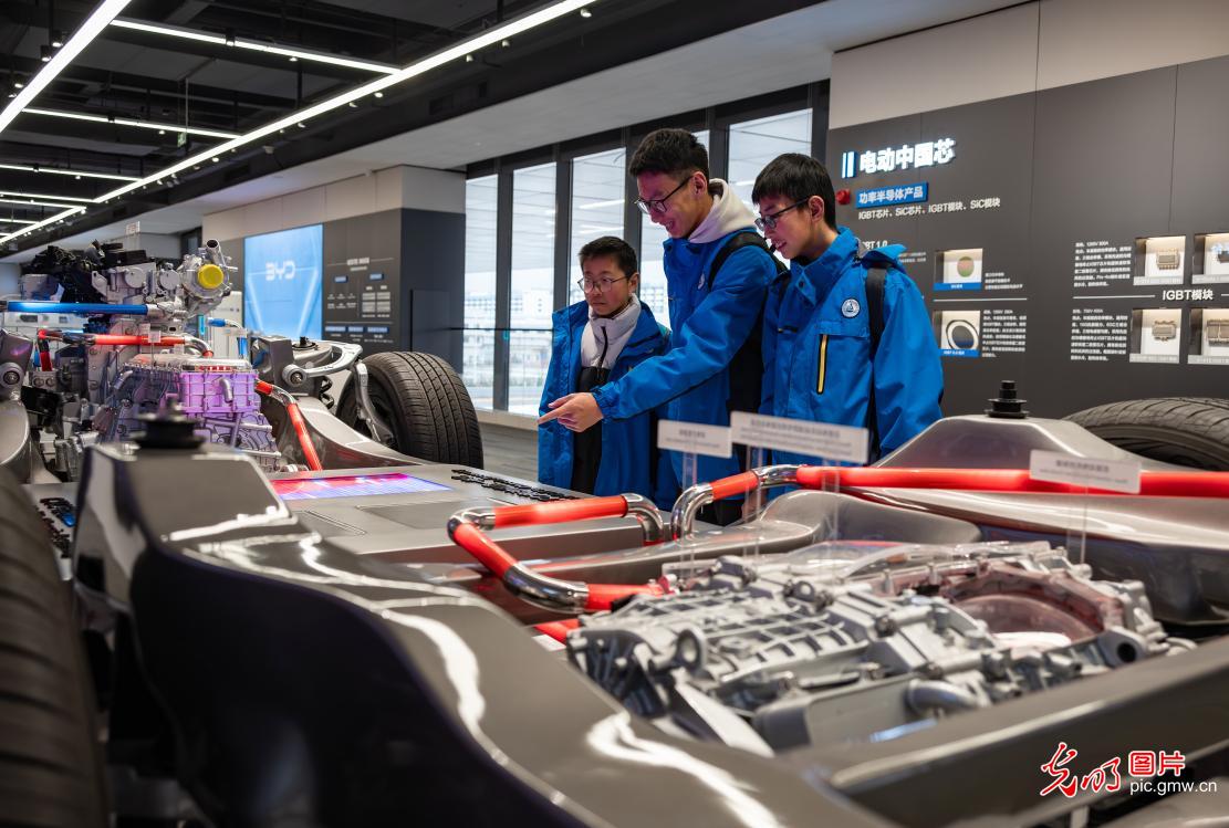 寒假科普正当时 少年逐梦向科技