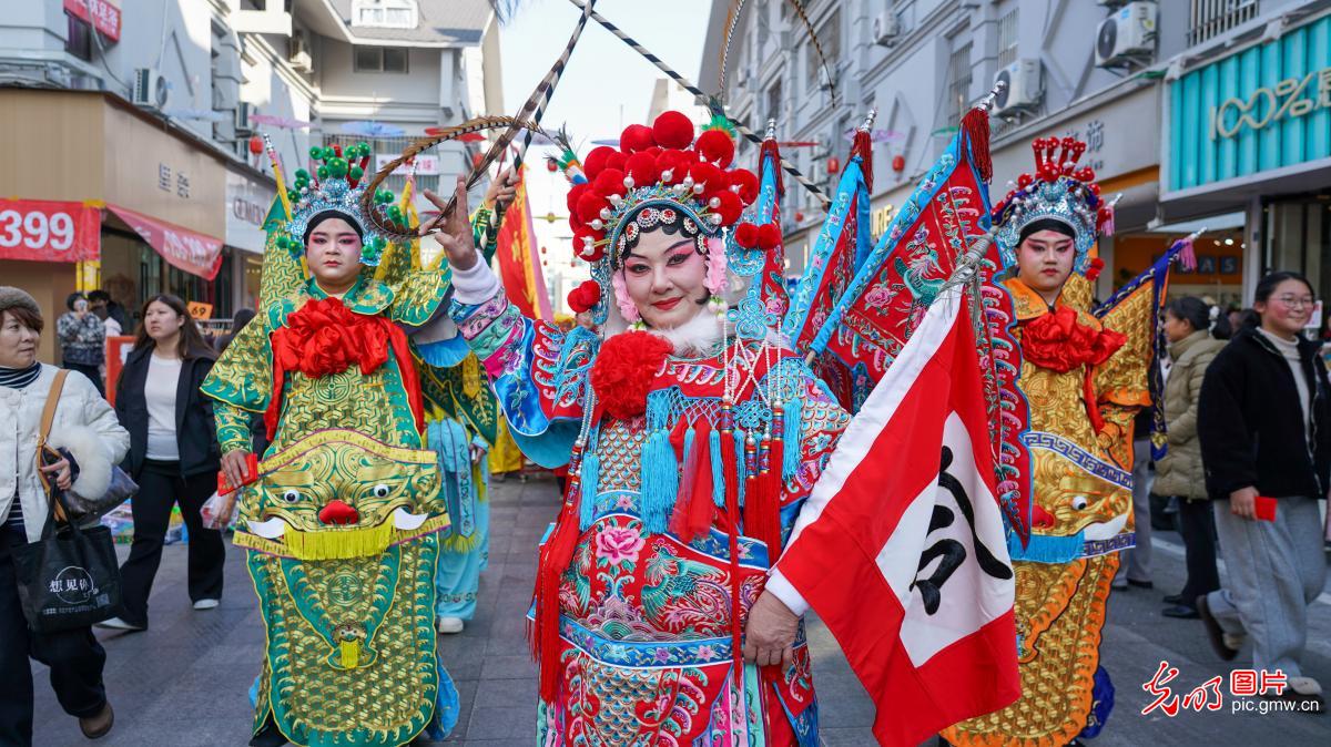 锣鼓一响 戏曲开唱 年味直接拉满 锣鼓一响 戏曲开唱 年味直接拉满