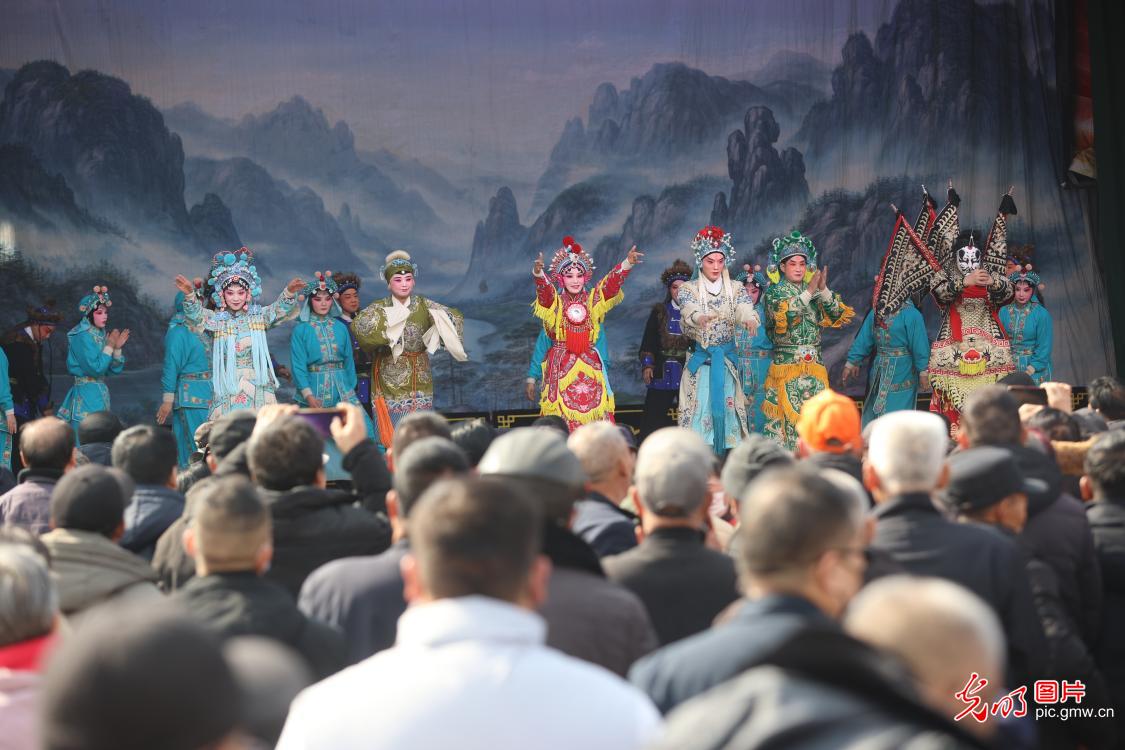 锣鼓一响 戏曲开唱 年味直接拉满 锣鼓一响 戏曲开唱 年味直接拉满