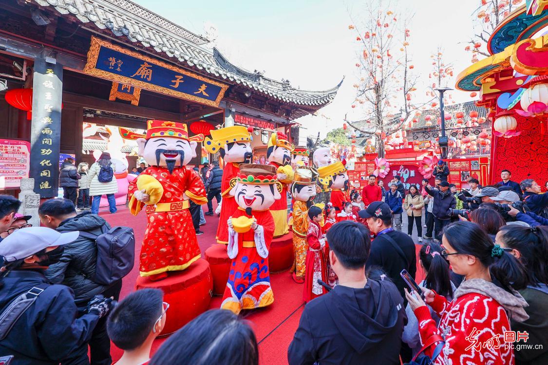 正月初五迎财神 民俗年味里藏着满满新期盼 正月初五迎财神 民俗年味里藏着满满新期盼