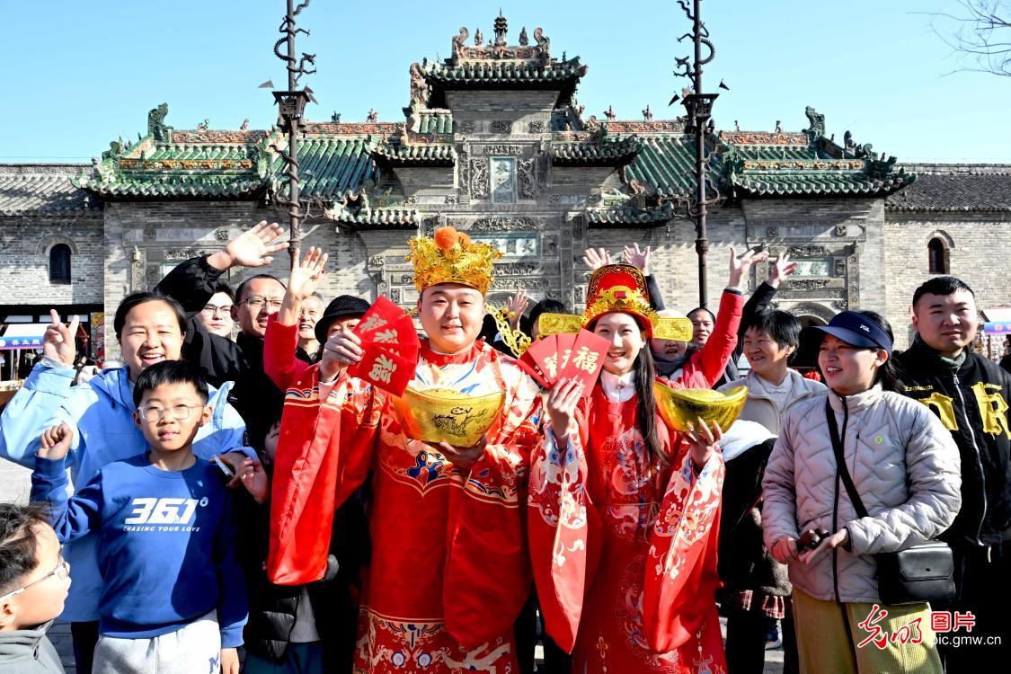 正月初五迎财神 民俗年味里藏着满满新期盼 正月初五迎财神 民俗年味里藏着满满新期盼