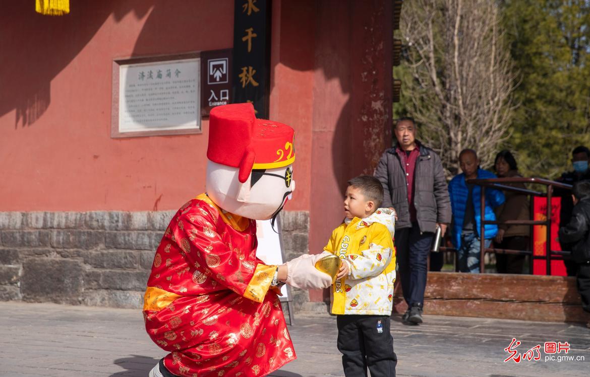正月初五迎财神 民俗年味里藏着满满新期盼 正月初五迎财神 民俗年味里藏着满满新期盼