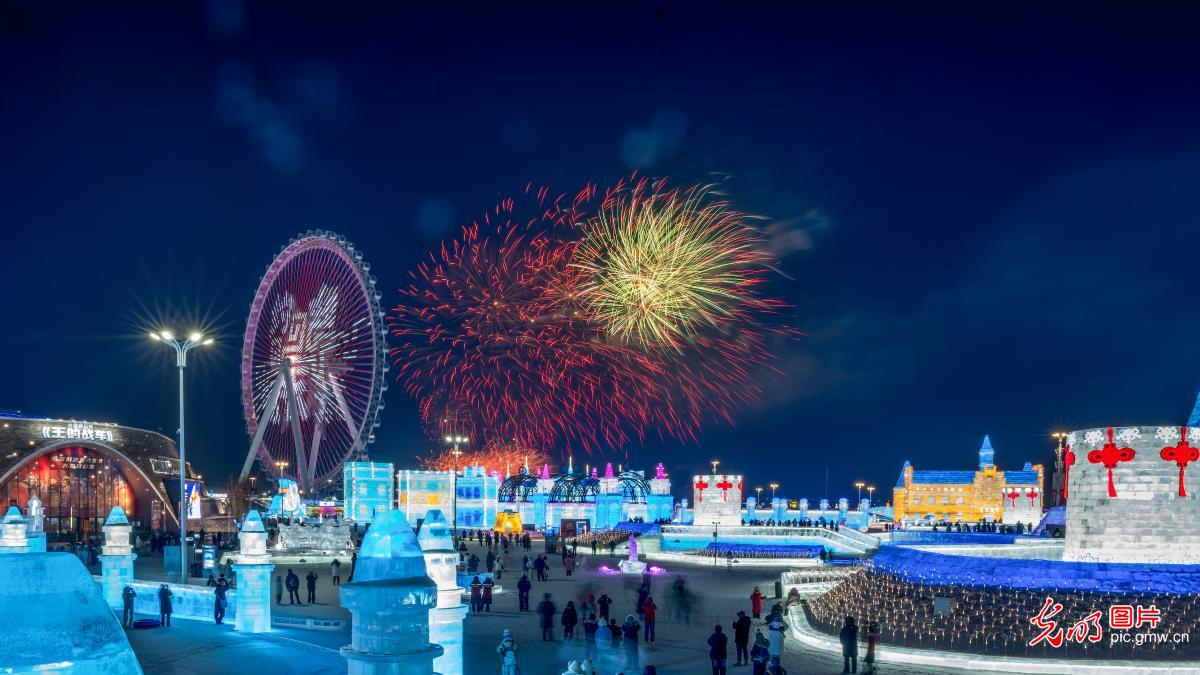 光影绘新春 夜经济让年味更有“烟火劲” 光影绘新春 夜经济让年味更有“烟火劲”