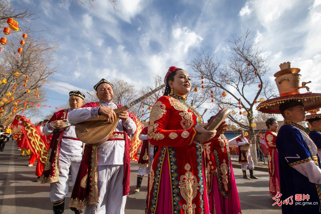 民俗巡演闹新春