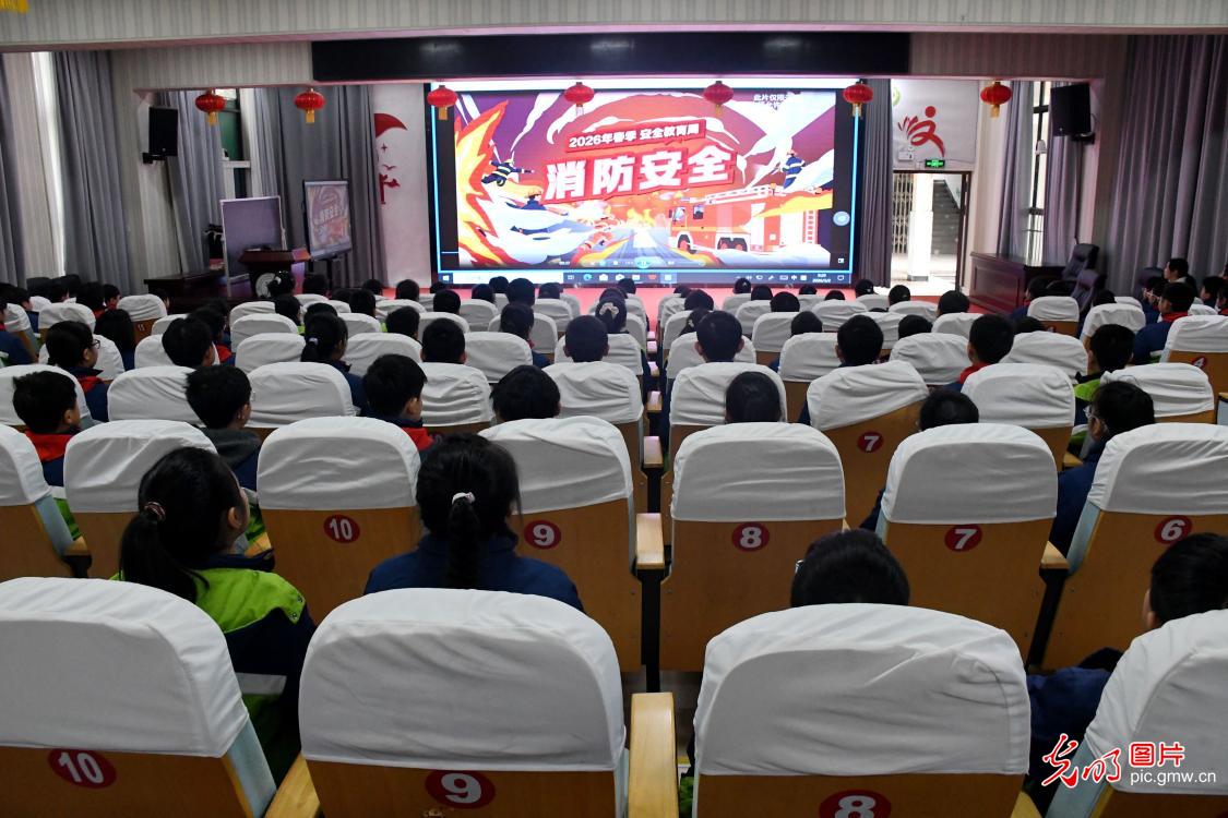 护航开学季 安全进校园 护航开学季 安全进校园