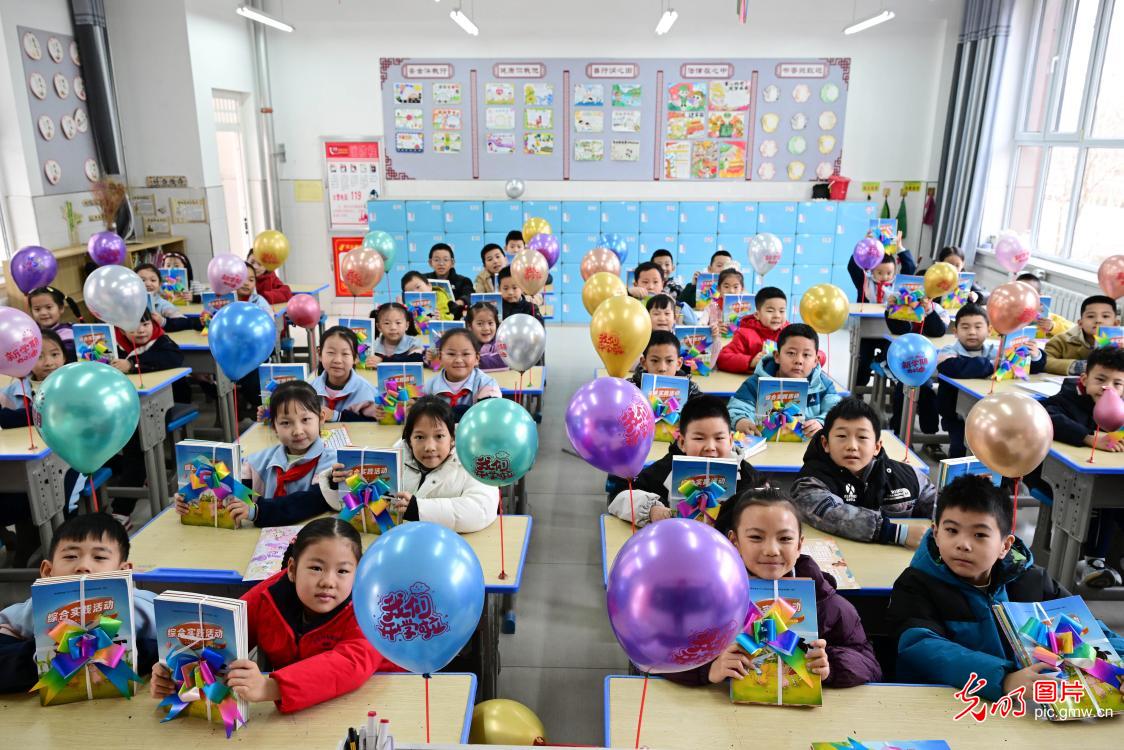 护航开学季 安全进校园 护航开学季 安全进校园