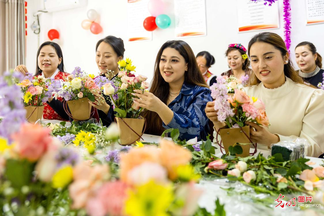 致敬她力量 奋进新征程