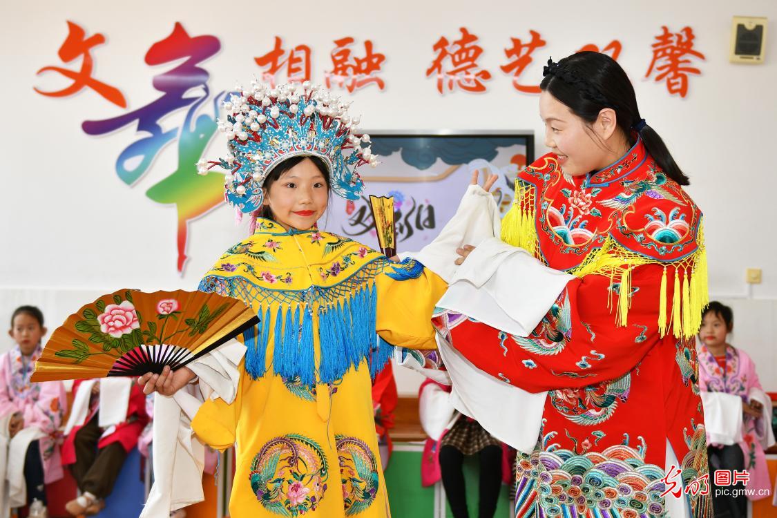 戏剧进校园 传统文化“活”在课堂 戏剧进校园 传统文化“活”在课堂