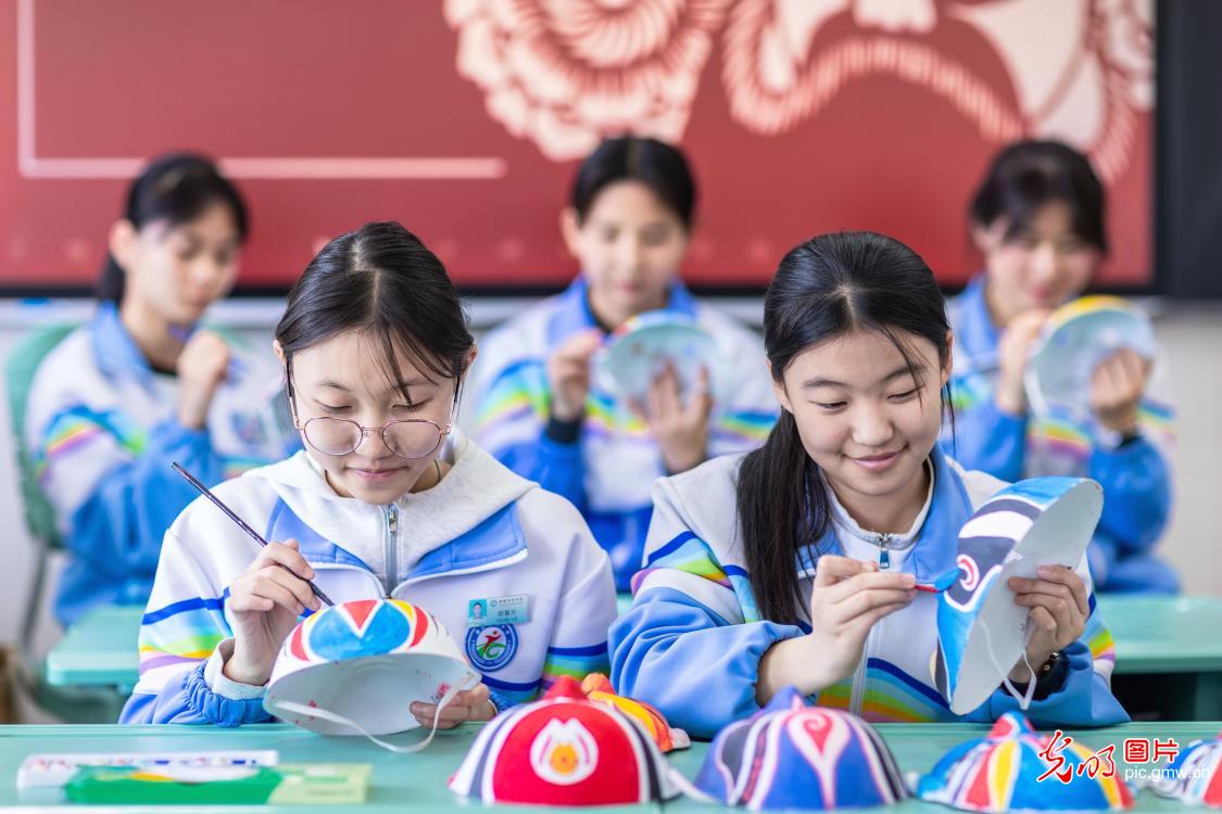 戏剧进校园 传统文化“活”在课堂 戏剧进校园 传统文化“活”在课堂